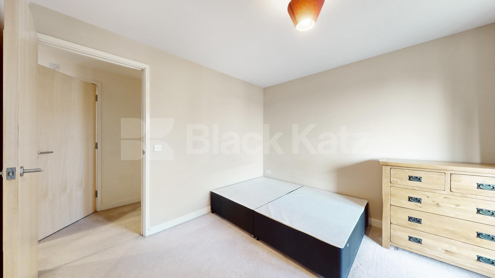 2 bedroom apartment seconds away from Caledonian road station inc all bills Cottage Road, Caledonian Road